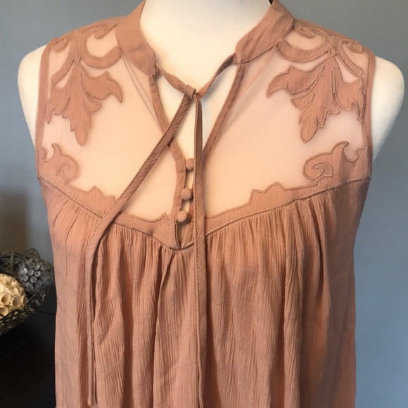 Free People Tops - FREE PEOPLE BOHO SLEEVELESS LACE TOP